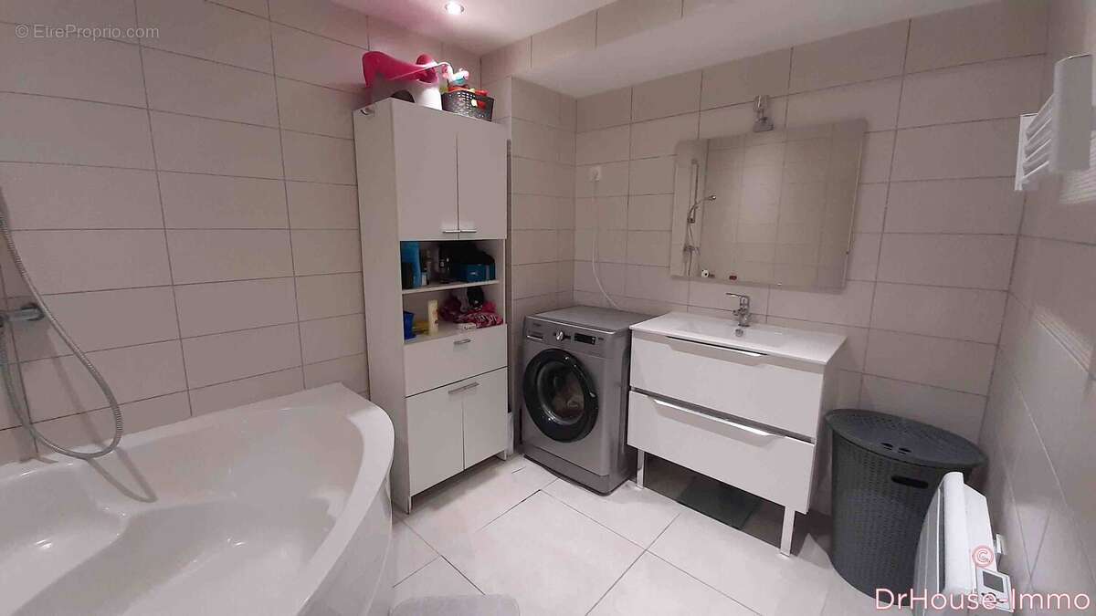 Appartement 107 m² à Unieux  - photo 28