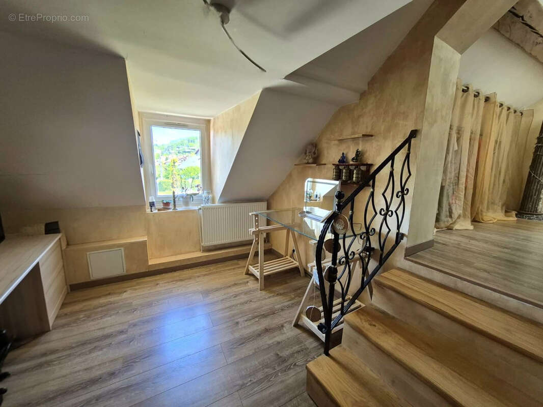 Maison à VETRAZ-MONTHOUX