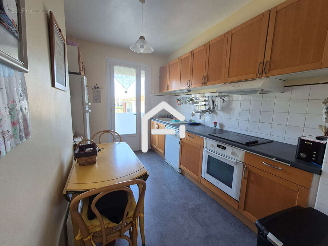 Appartement à BEAUZELLE