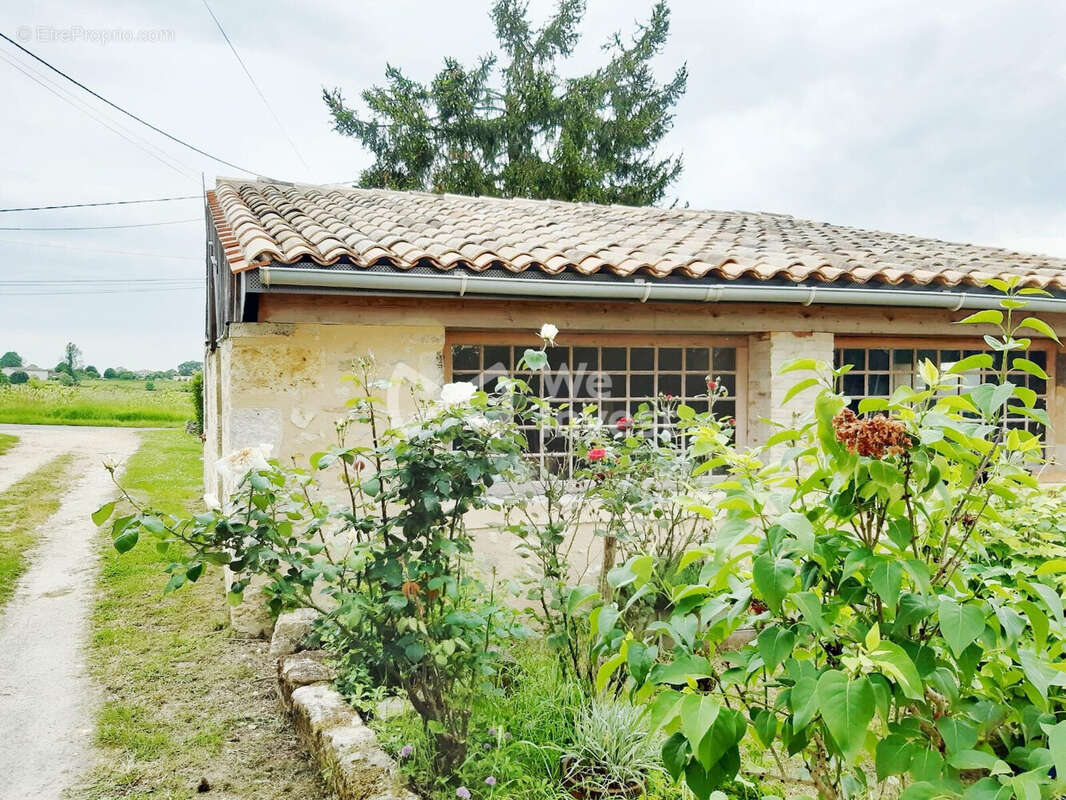 Maison à MOMBRIER