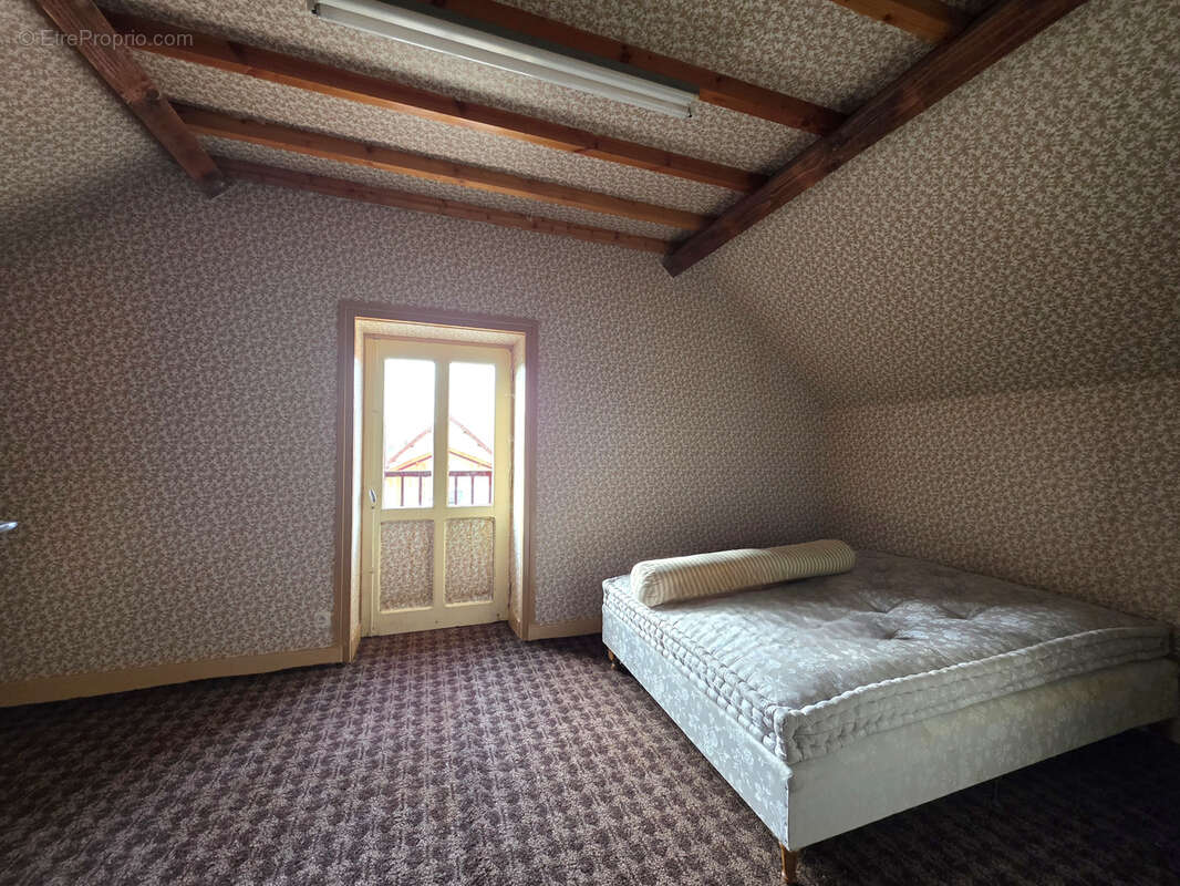 Maison à ECHASSIERES