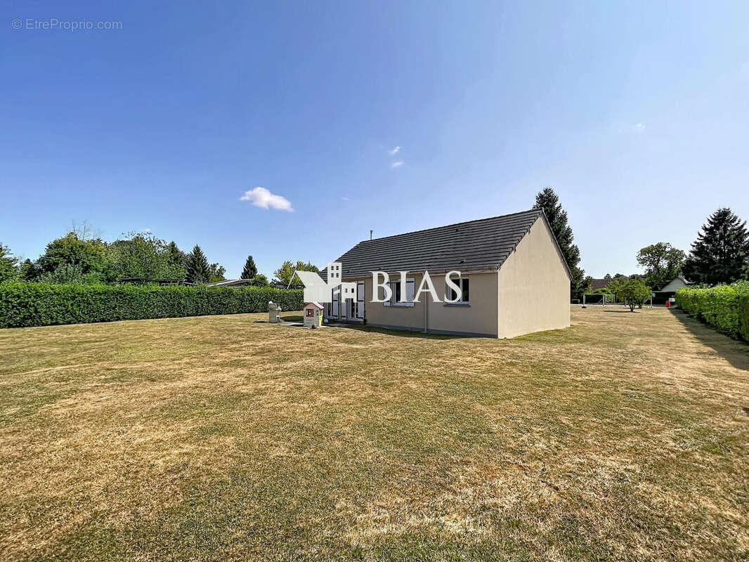 Maison 97 m² à La Neuville-Du-Bosc  - photo 2