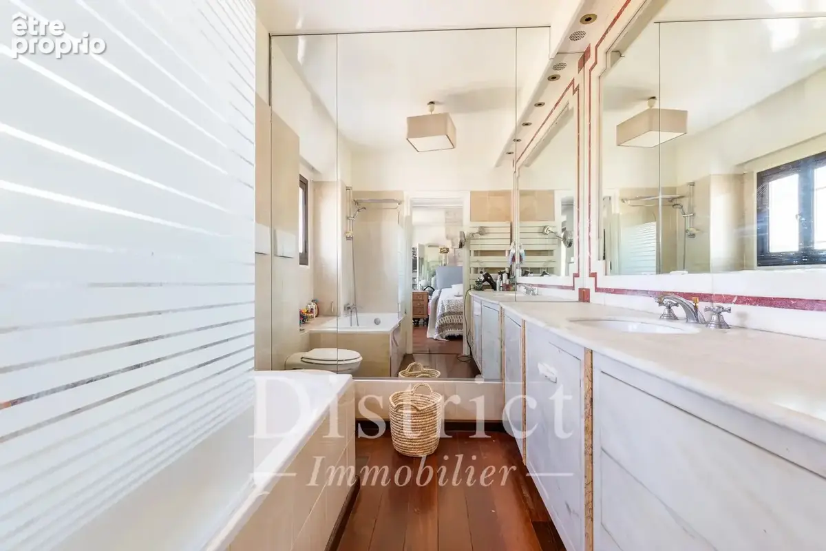 Belle propriété sur les bords de Marne. Maison de 432 m² sur 917 m² de terrain. - photo 19