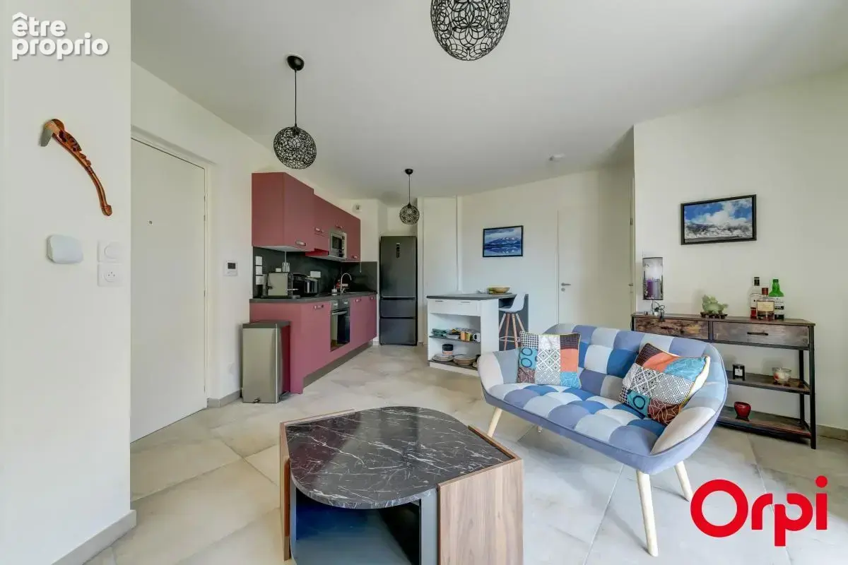 Appartement T2 de 40 m2 avec balcon et garage  À Vendre - photo 6