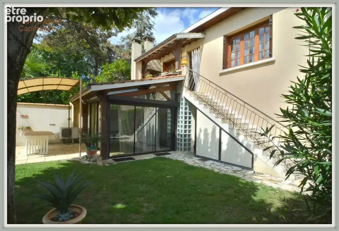 Agen centre-ville – maison 220 m² – 4 chambres – jardin – double garage - photo 2