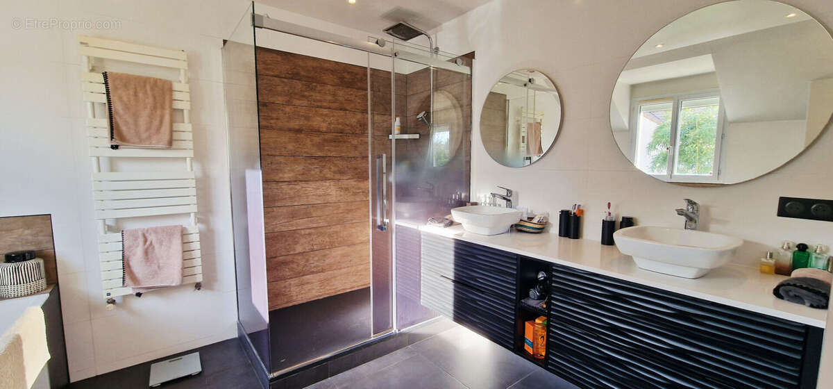 Maison à VILLE-D'AVRAY