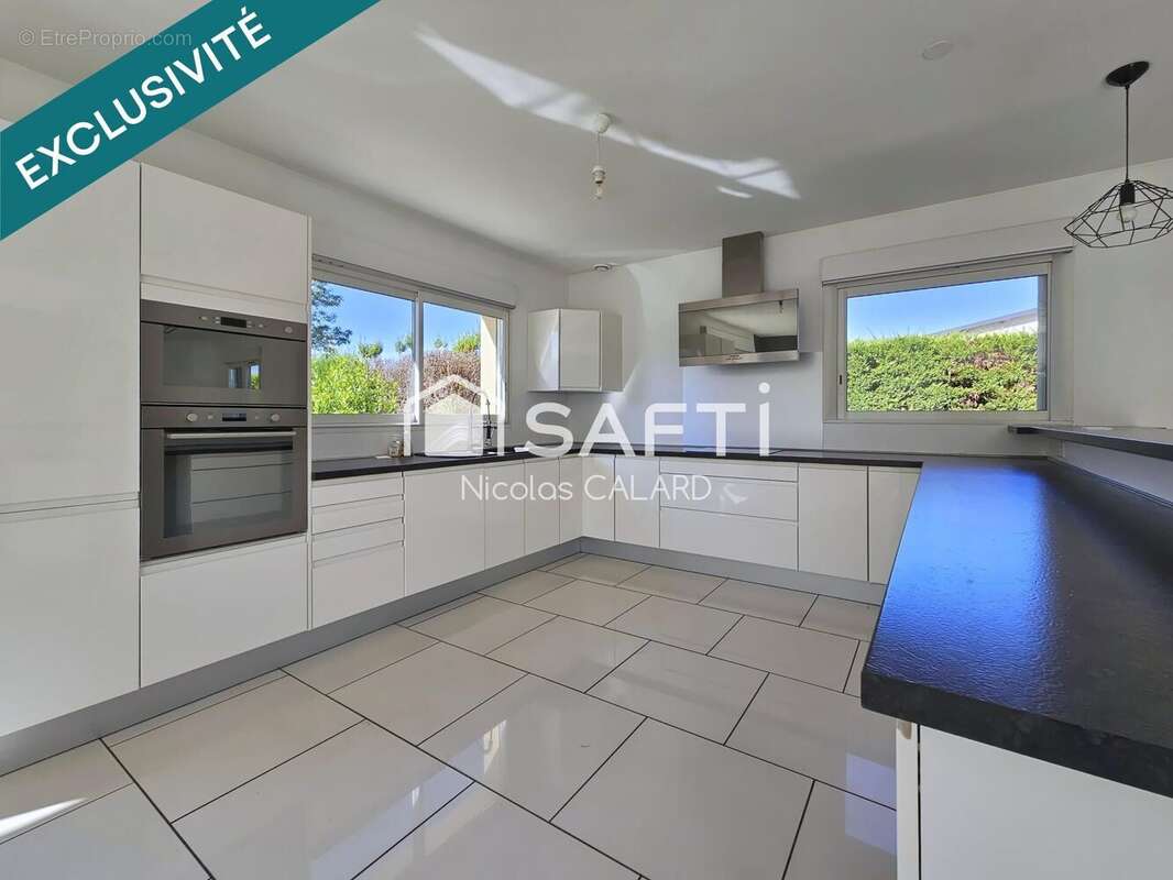 Maison 142 m² à Louhans  - photo 2