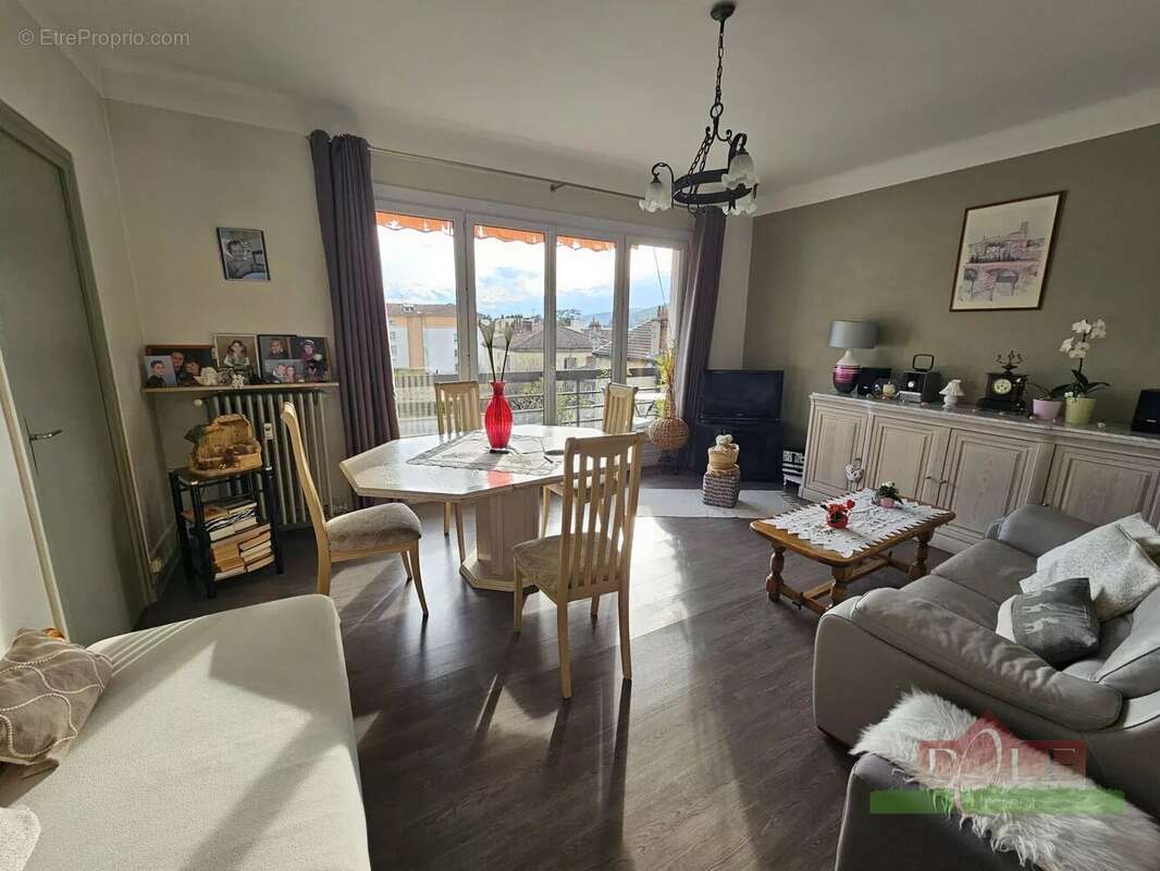 VIENNE, Pyramide, Appartement T2 de 58m² avec balcon et cave. - photo 2