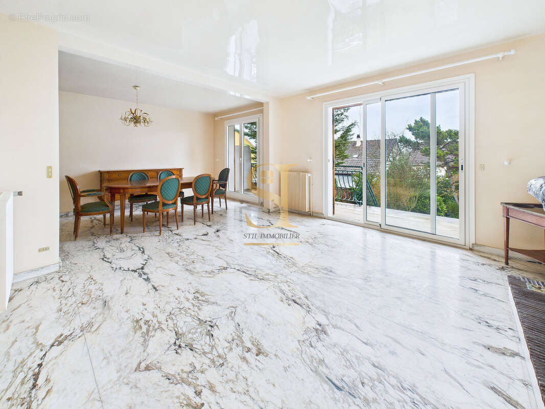 Maison à VIRY-CHATILLON