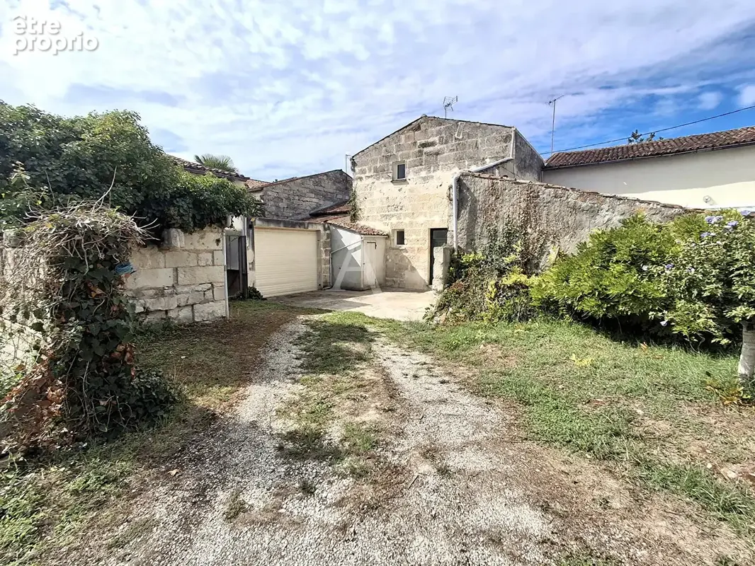 SAINTES-  Ensemble immobilier - photo 9