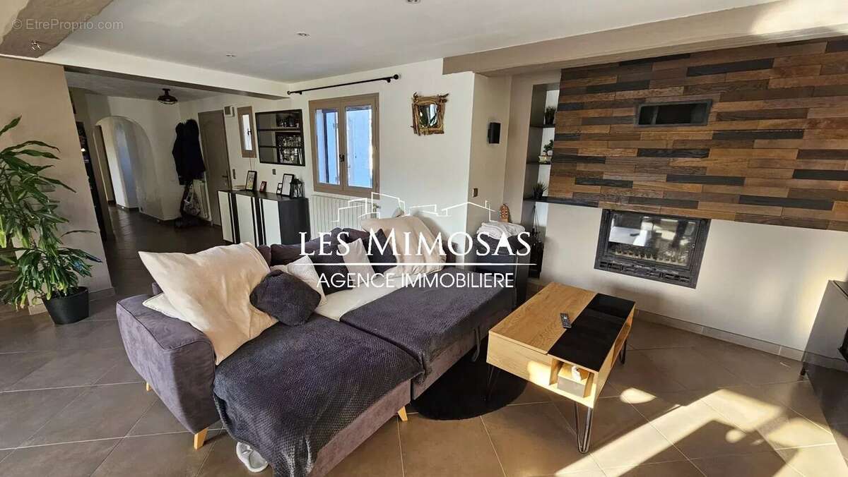 Maison à PUGET-SUR-ARGENS