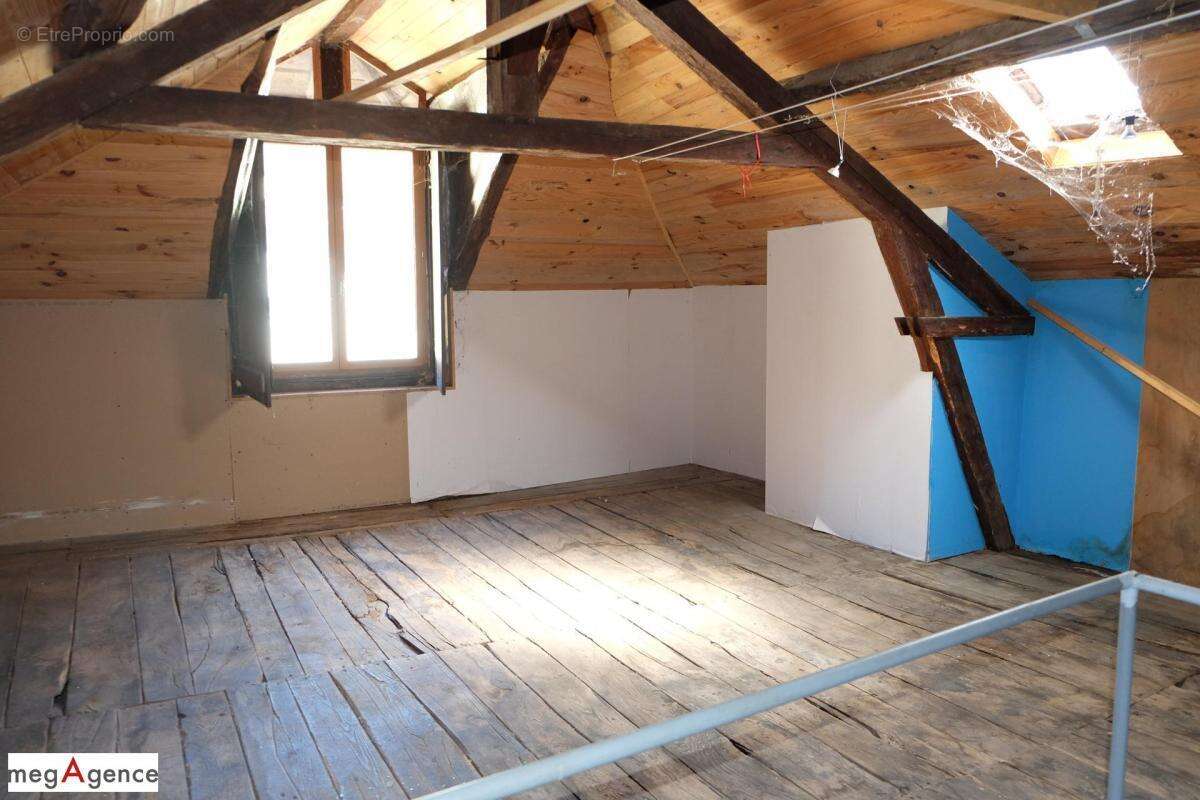 Maison à LAGUENNE