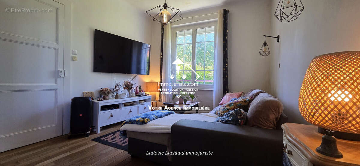 Maison à CONDAT-SUR-VIENNE