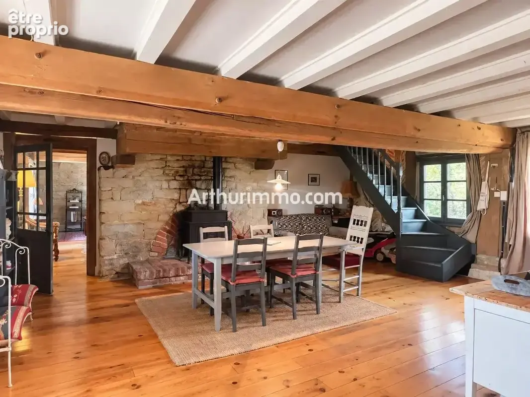 Ferme bressane à colombages – 201 m² – 8 pièces – terrain 2780m² - photo 4