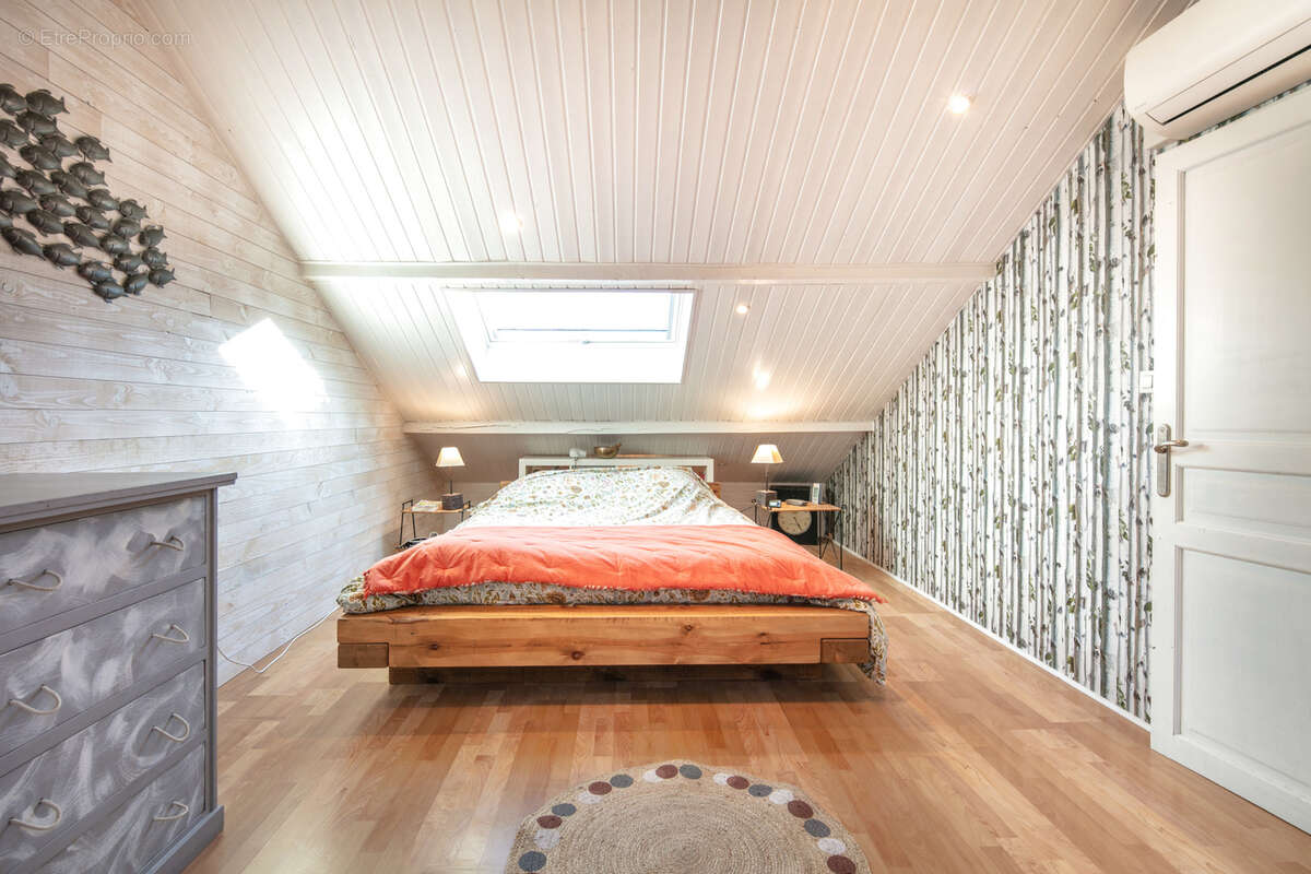 Maison à SAINT-VINCENT-DE-MERCUZE