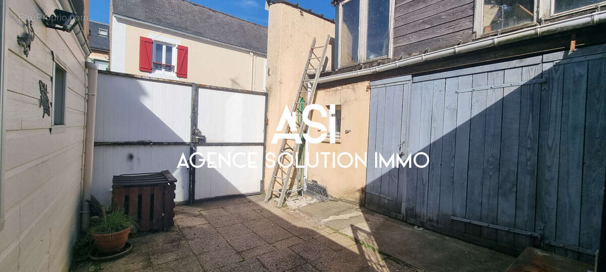 Maison à SAINT-REMY-DE-SILLE