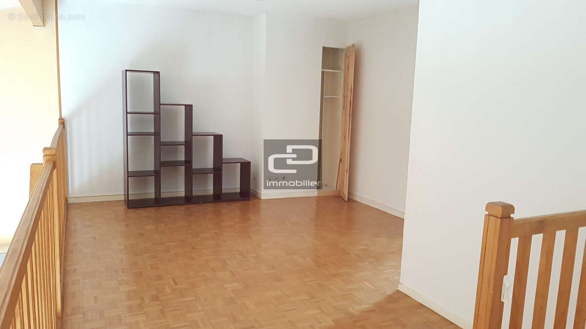 Appartement à COUZON-AU-MONT-D'OR