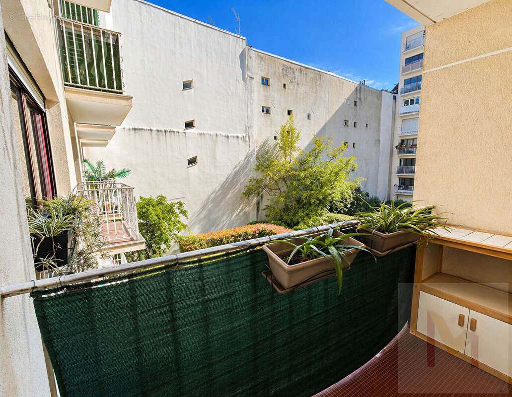 Appartement à PARIS-19E
