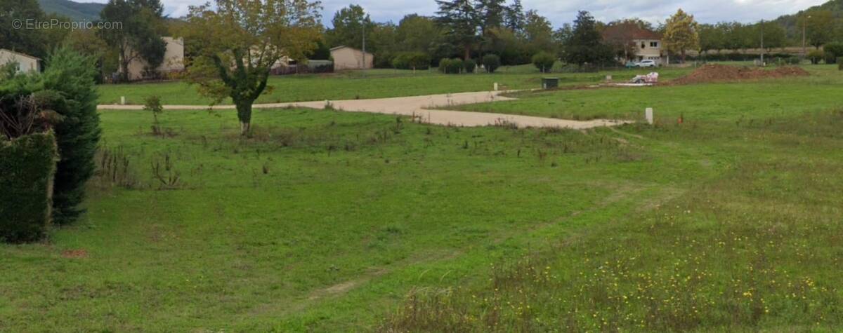 Terrain à CAHORS