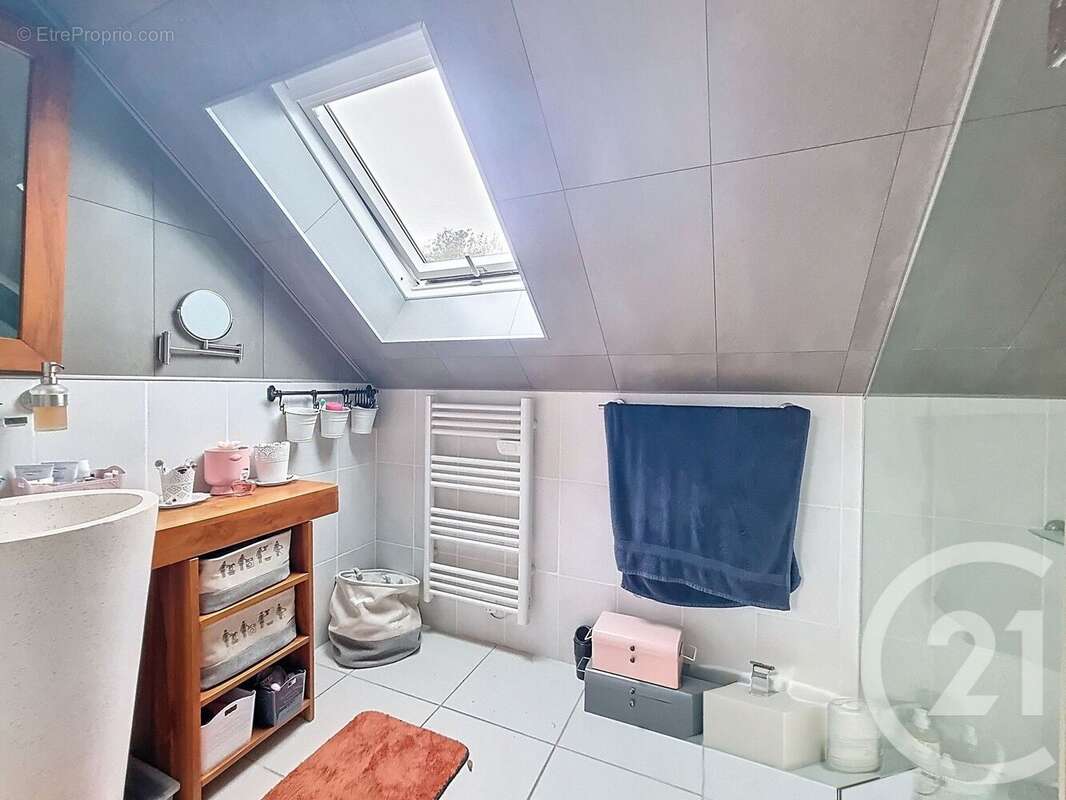 Maison à LONGUEVILLE