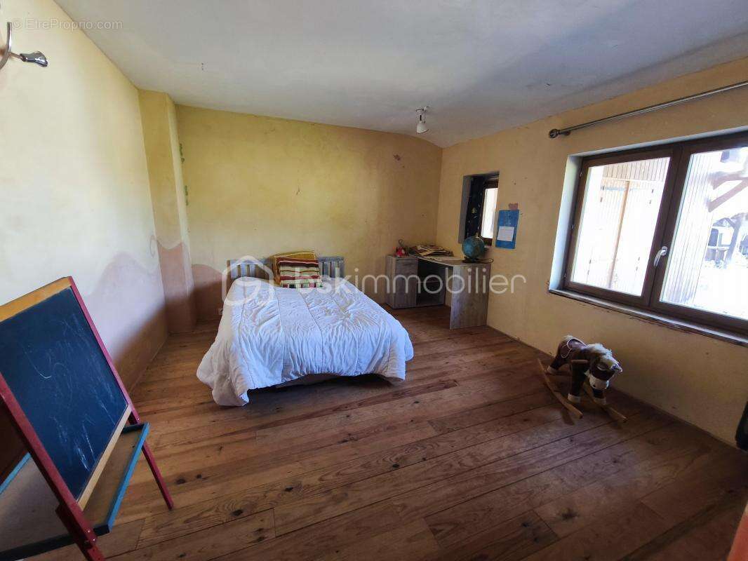 Maison à AURIONS-IDERNES