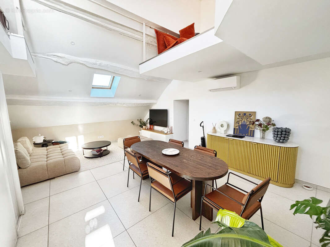 Appartement à FRONTONAS