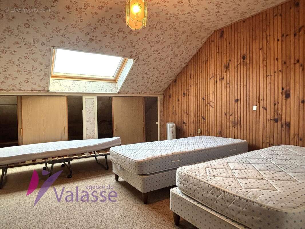 Maison à GRUCHET-LE-VALASSE