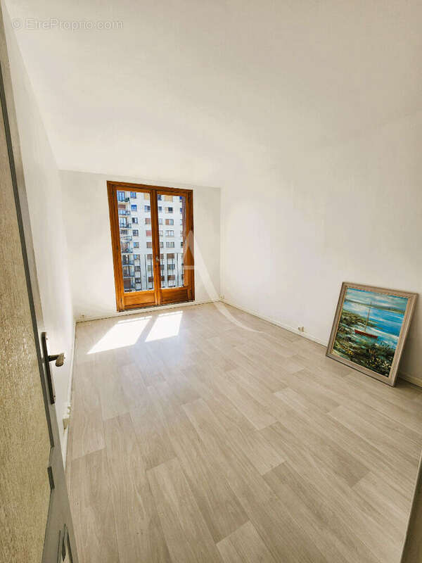Appartement à FRESNES