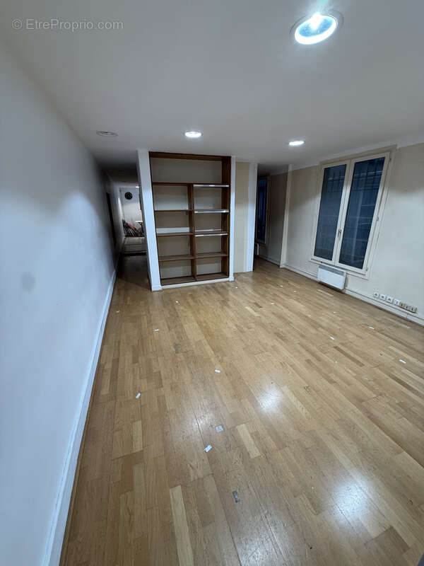 Commerce à PARIS-10E