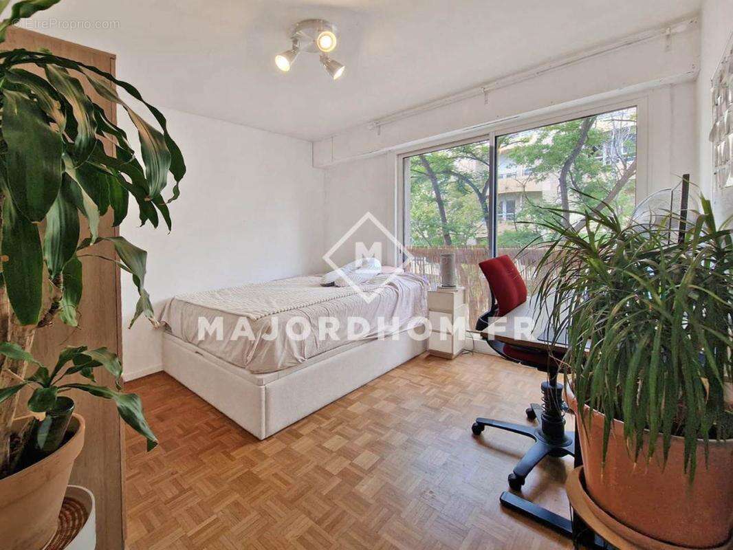 Appartement à MARSEILLE-6E