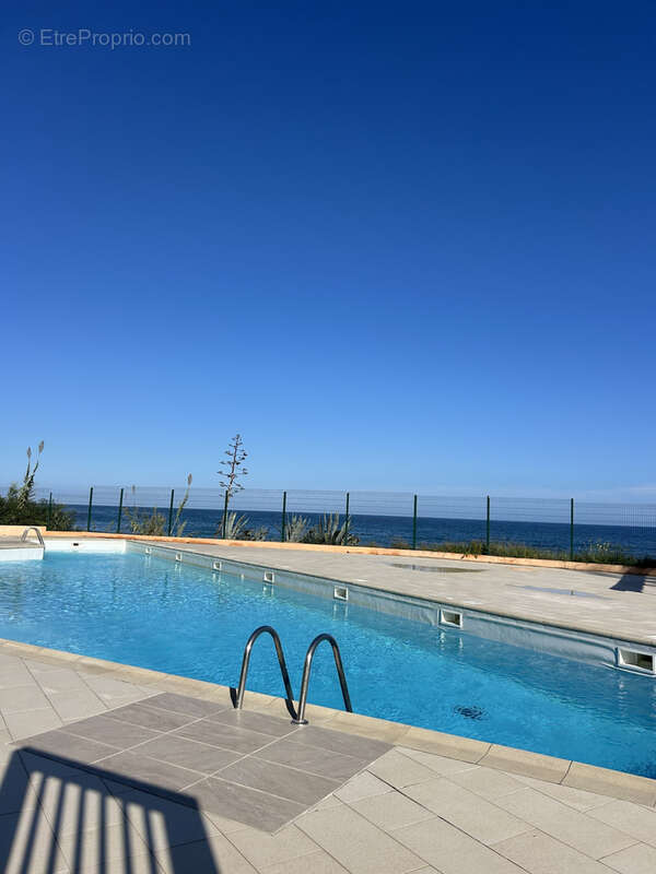 Studio meublé de 30 m2 avec terrasse, piscine et à 100 m de la plage - photo 2
