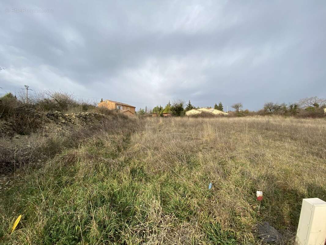 Terrain à VILLENEUVE-DE-BERG