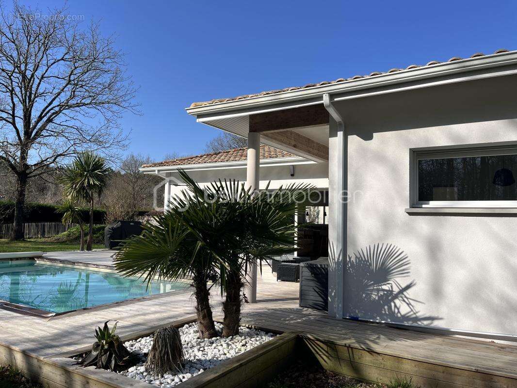 Maison à GRAYAN-ET-L'HOPITAL