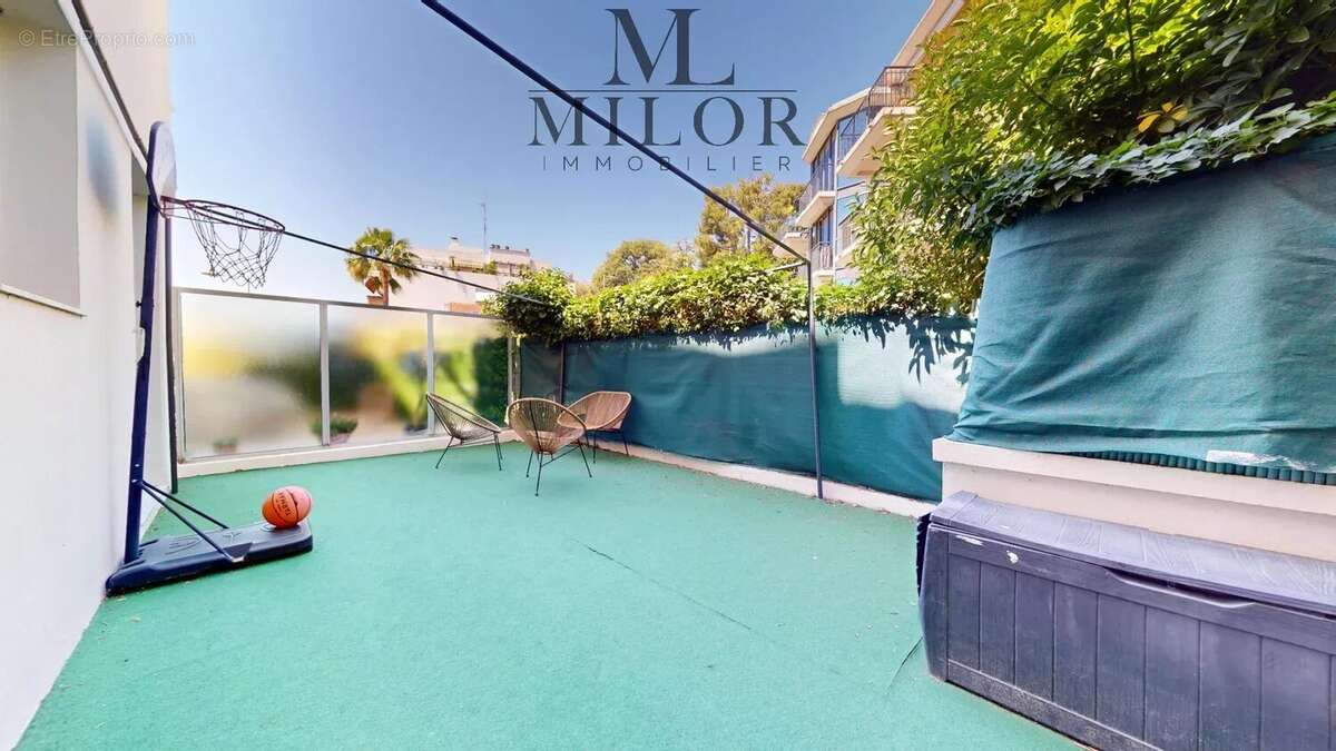 3 pieces - 2 terrasses - parking - parfait etat - photo 18