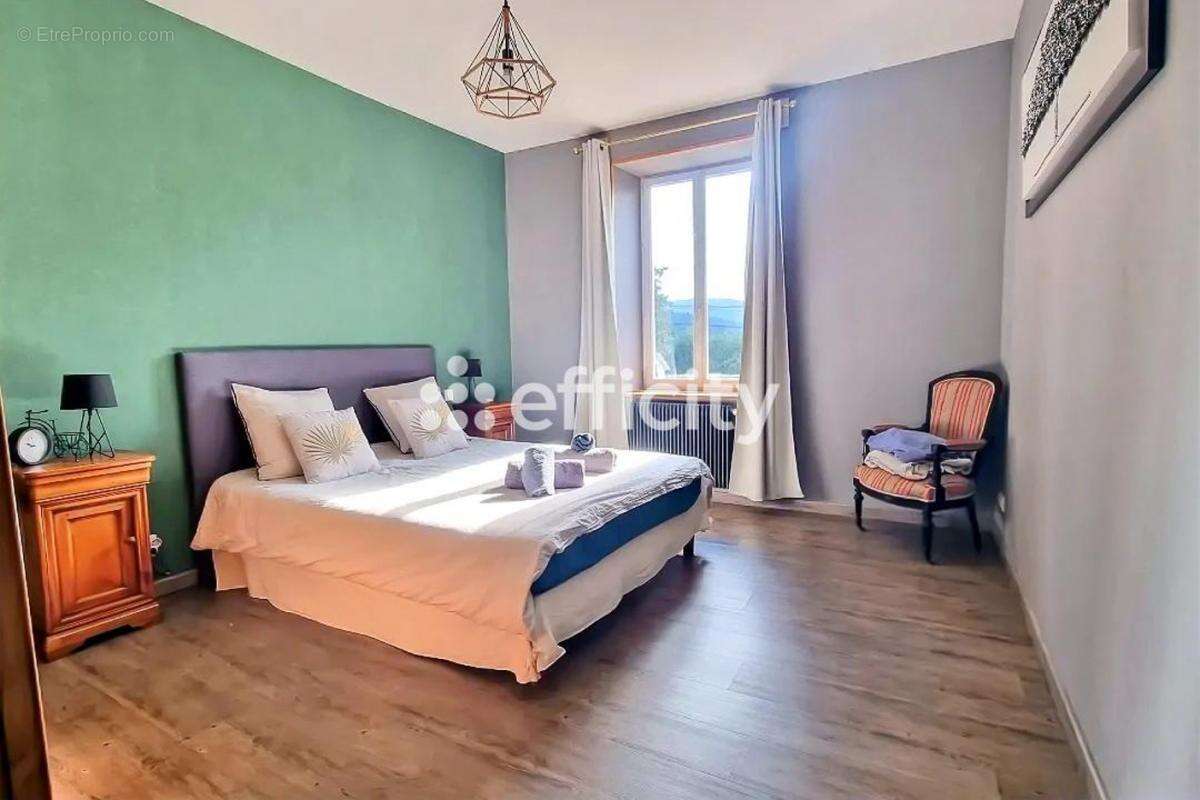 Appartement à CLUNY