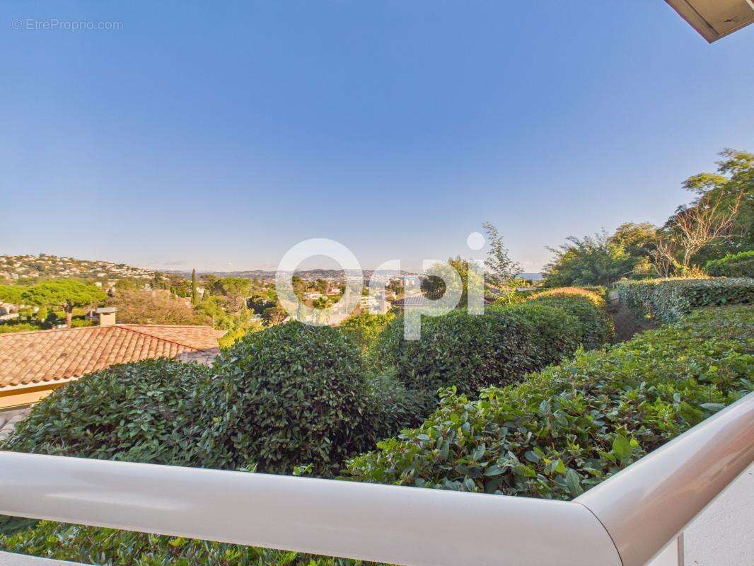 Appartement à MANDELIEU-LA-NAPOULE