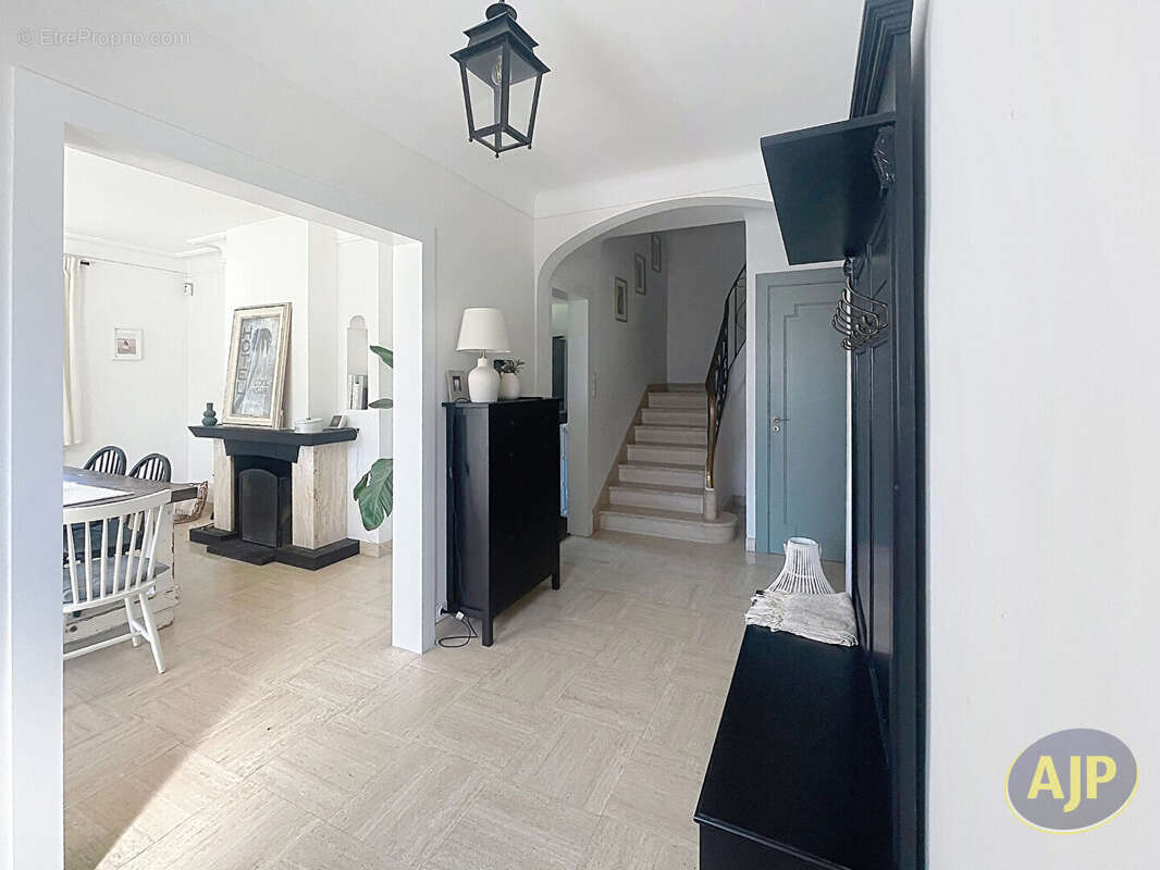 Maison Saffre 6 pièce(s) 154 m2 - photo 8