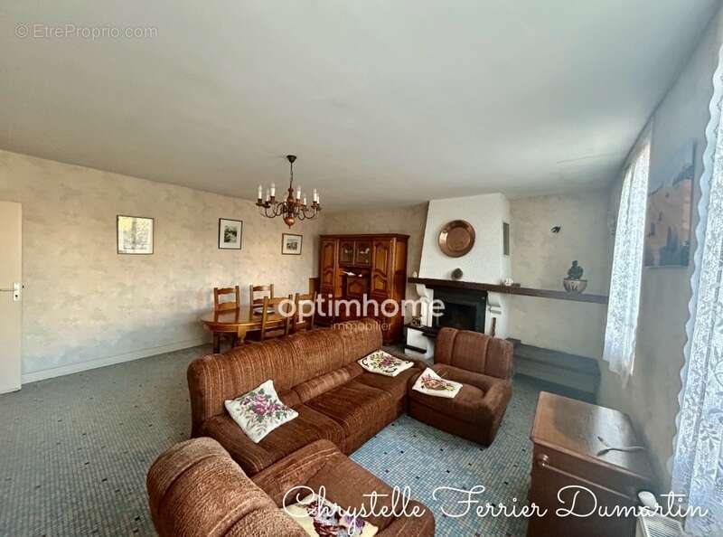 Maison à AMBARES-ET-LAGRAVE