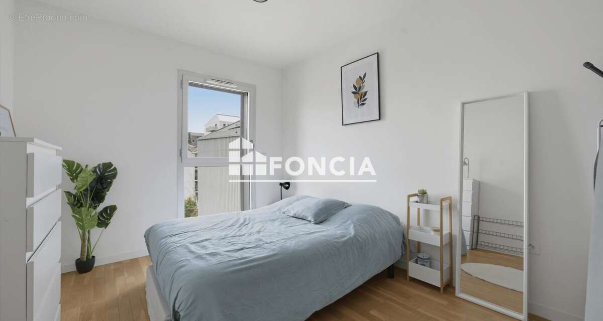 Appartement T3 – Cours Balguerie Stuttenberg avec Parking et extèrieur - photo 4