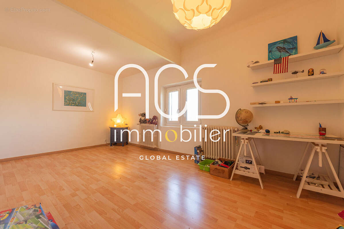 Maison à CHATEAUNEUF-LES-MARTIGUES