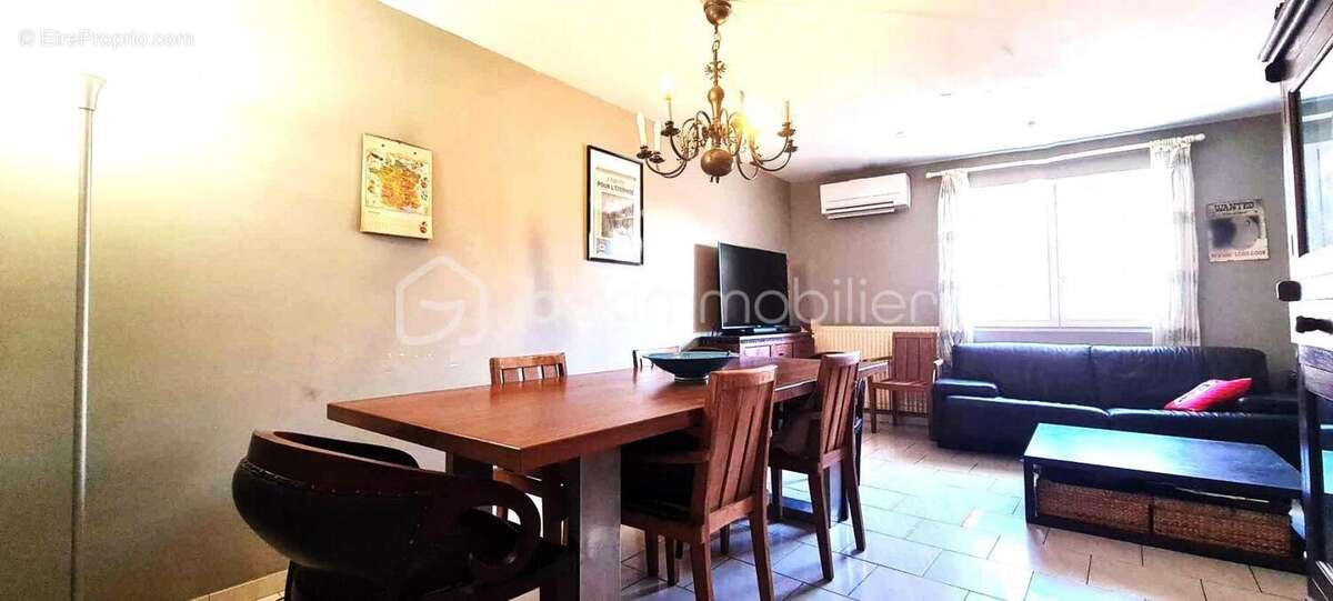 *** Maison de village de 146m²- Cour- Loggia- T2 en RDC- Vue- La Palme *** - photo 8