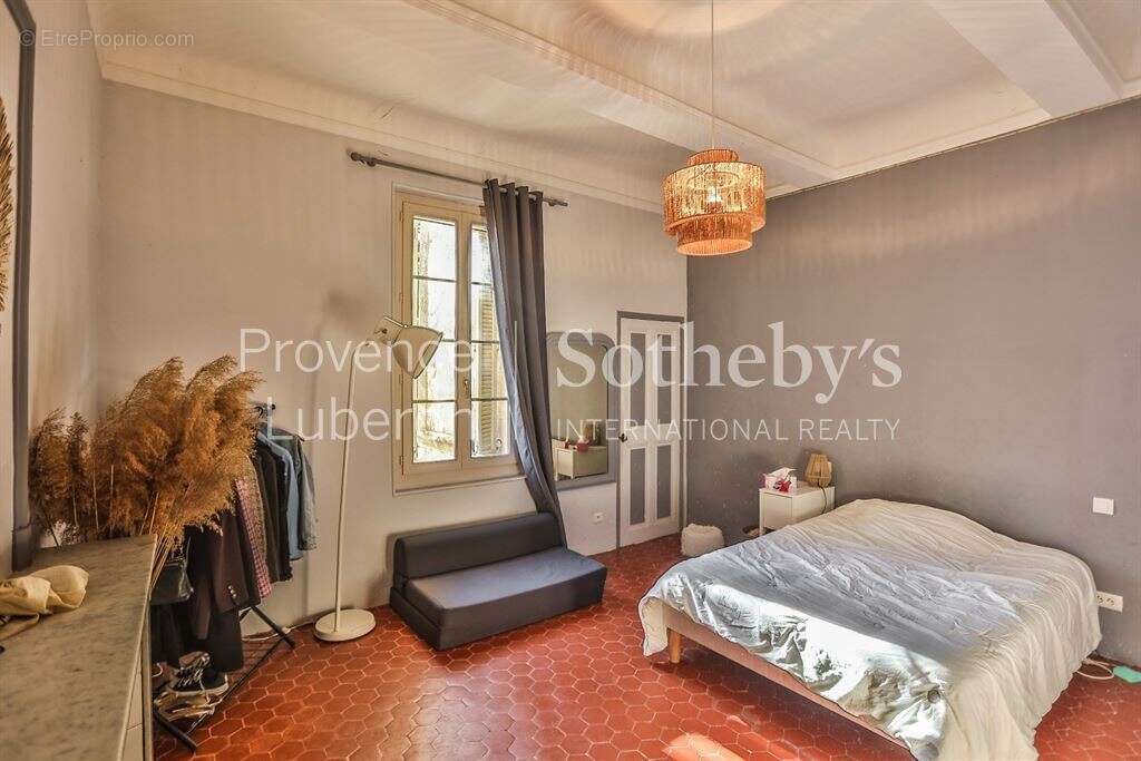 Maison à SAINT-SATURNIN-LES-APT