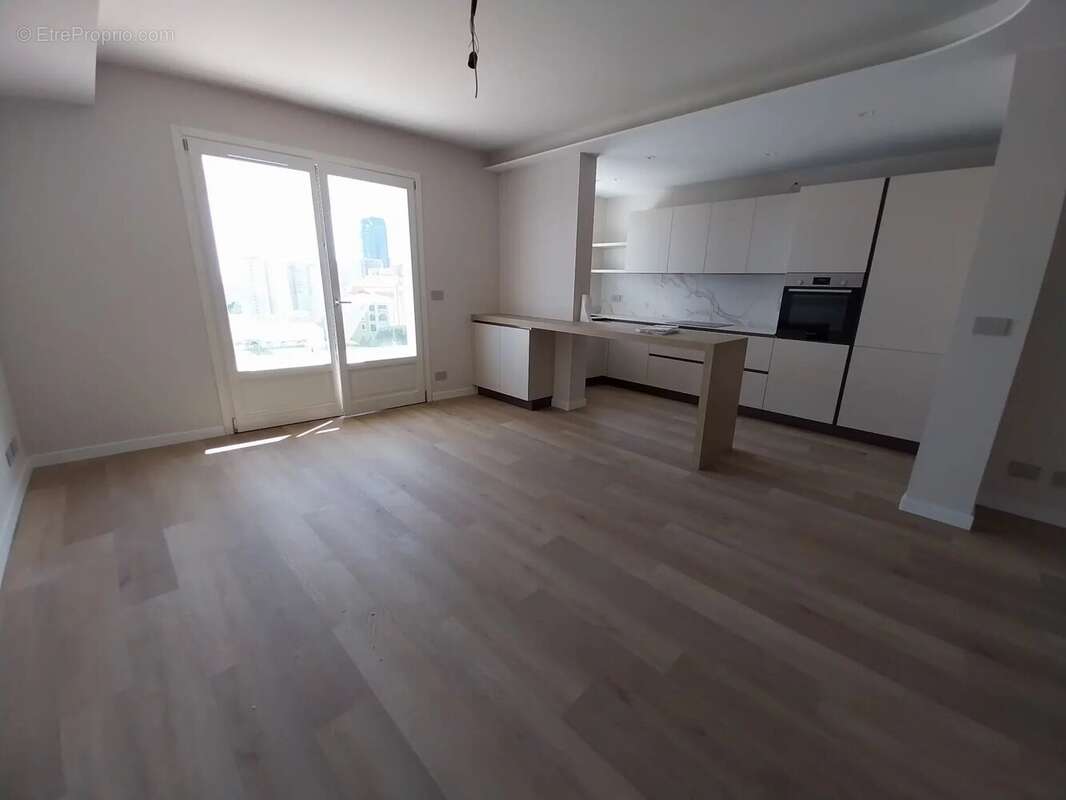 Appartement à ROQUEBRUNE-CAP-MARTIN