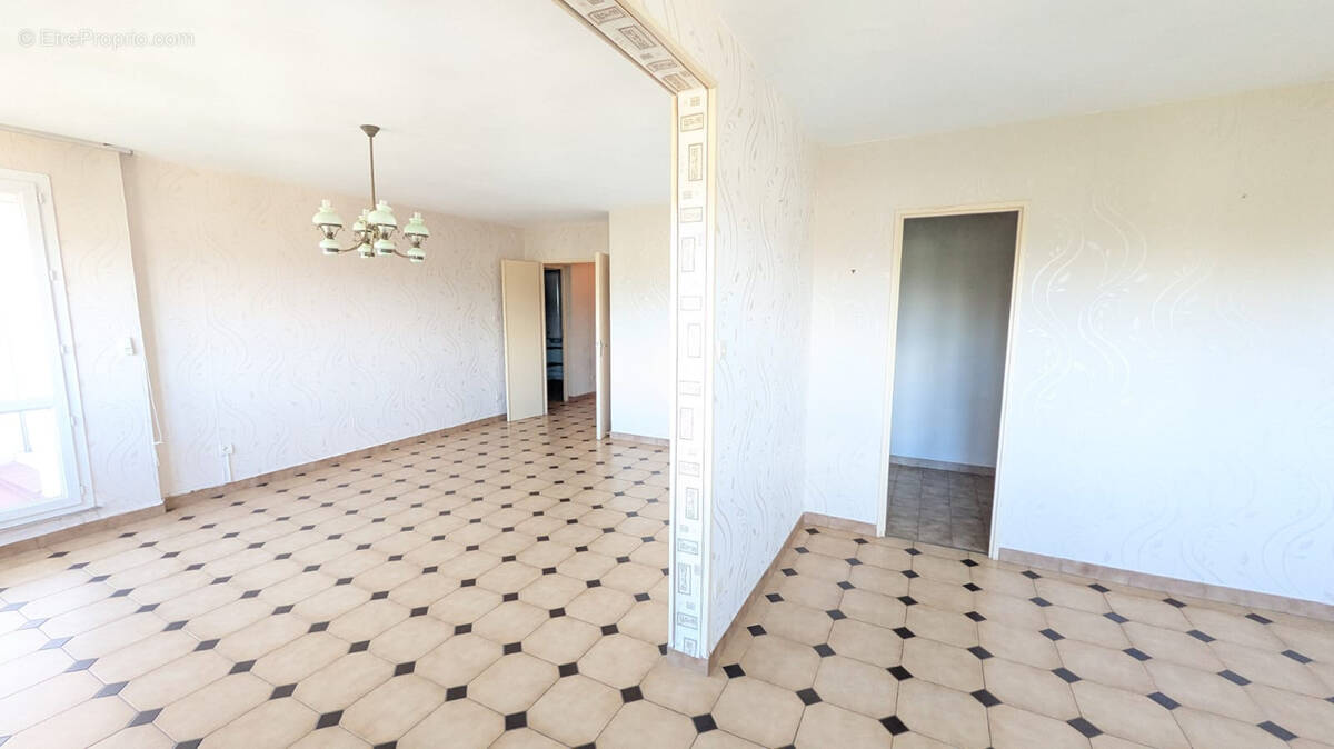 Appartement à SATHONAY-CAMP