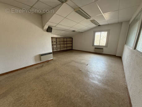 Commerce à PIERRELATTE