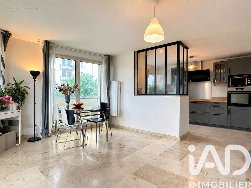Photo 7 - Appartement à VILLEMOMBLE