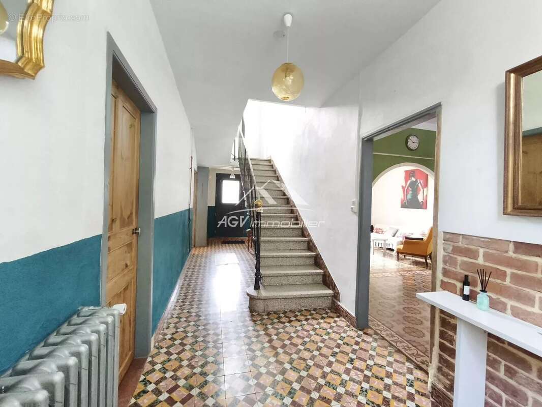 Maison à SAINT-JULIEN-LES-ROSIERS