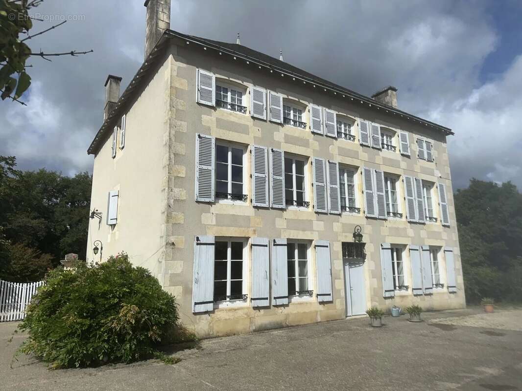 Maison à GENCAY