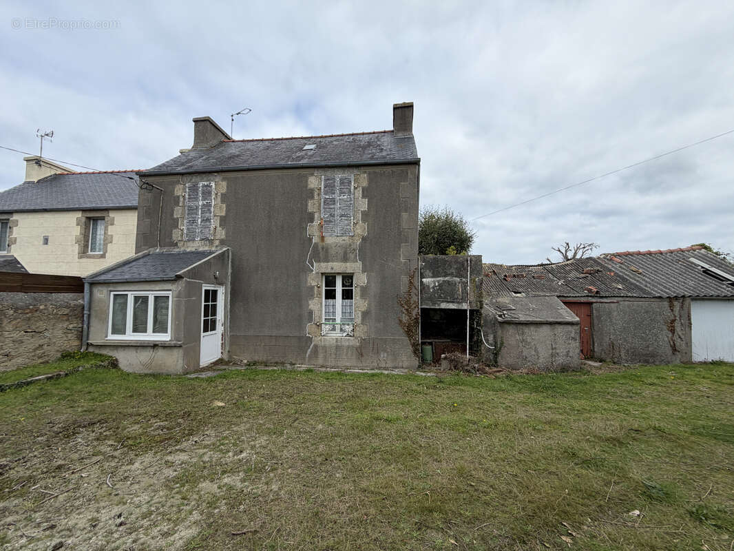 Maison à PLOUGUERNEAU