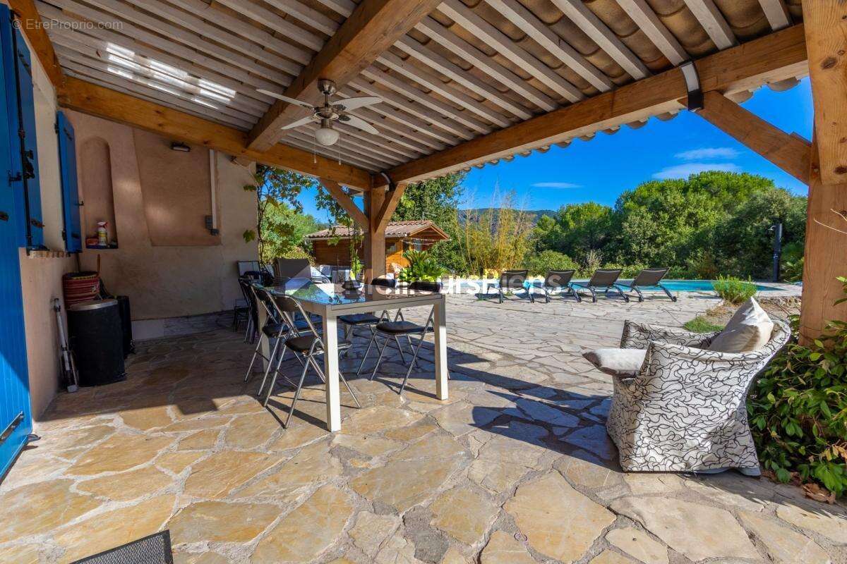 Maison à ROQUEBRUNE-SUR-ARGENS